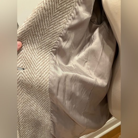 Like new Hobbs London short coat - Picture 8 of 8